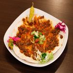 Manakeesh Meat & Tomato